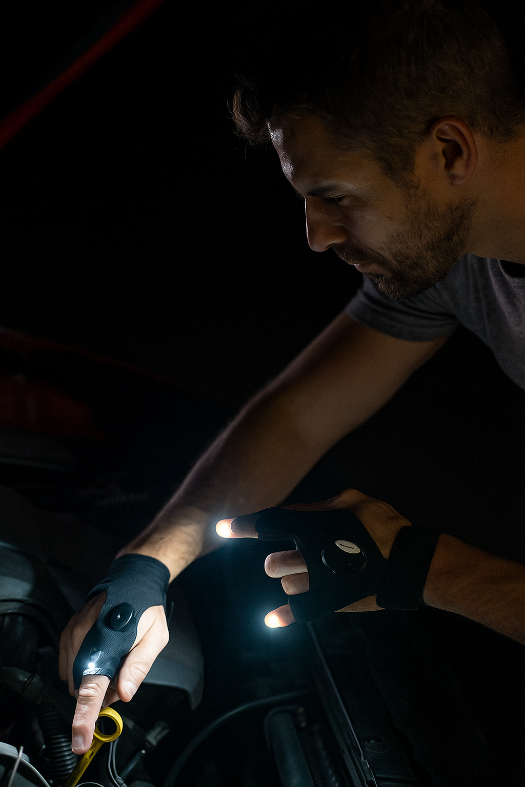 Luva IluminaFlex™ – Liberdade e Luz na Palma da Sua Mão